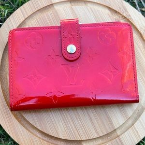 LOUIS VUITTON
Vernis French Purse Wallet Pomme
D'Amour